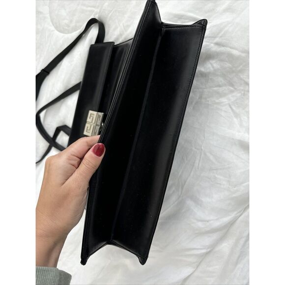 GIVENCHY Logo Black Leather Crossbody Bag - Picture 7 of 16